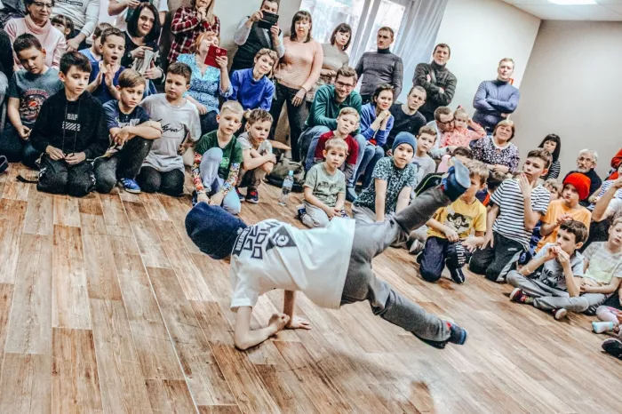 Танцевальная студия "I DANCE"