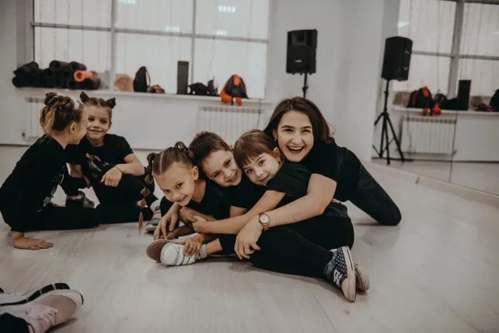 Танцы для детей и взрослых "Metro Dance"
