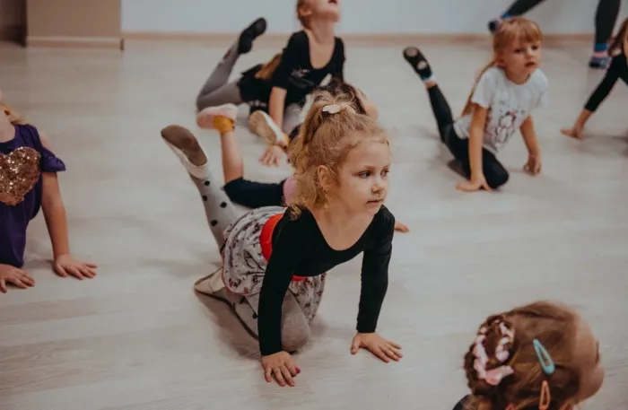 Танцы для детей и взрослых "Metro Dance"