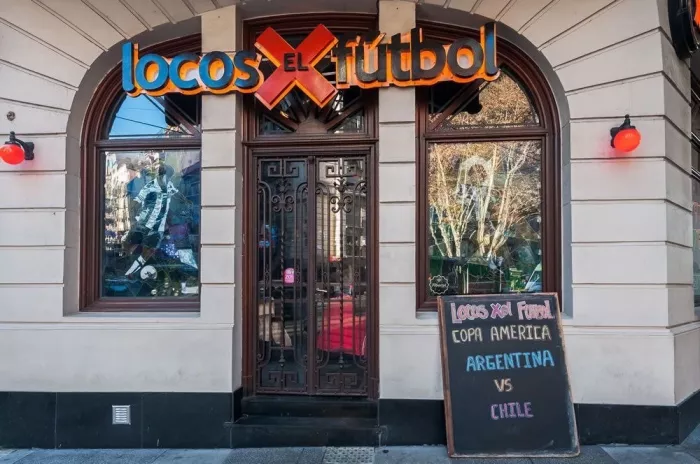 Спорт-бар «Locos X El Fútbol»