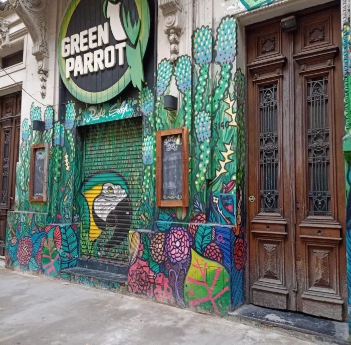 Бар «Ride Green Parrot»