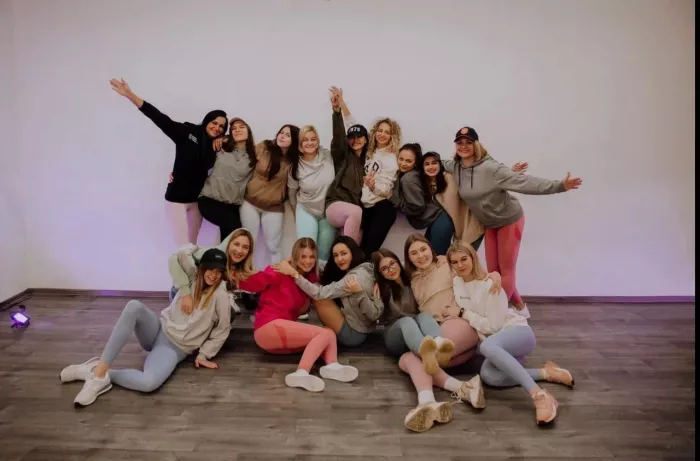 Школа танцев "Wi dance studio"