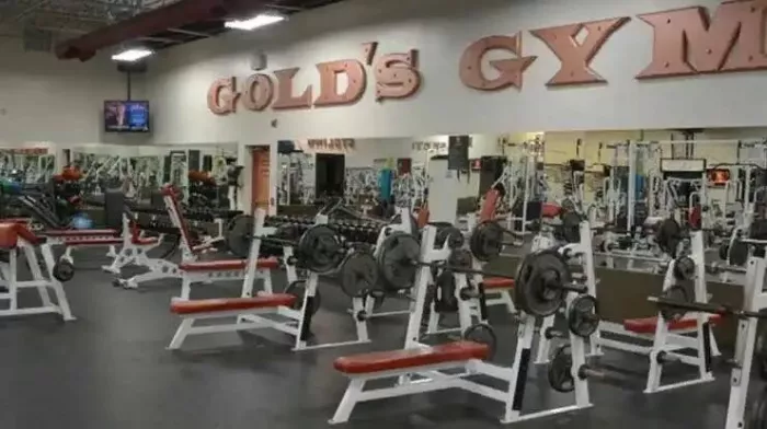 Фитнес центр "Gold's Gym"