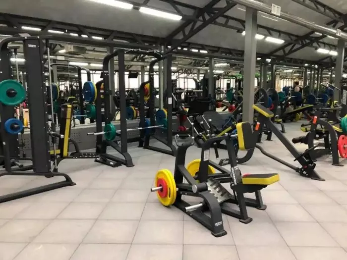 Фитнес центр "Gold's Gym"