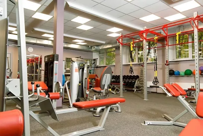 Фитнес клуб "FitLine"