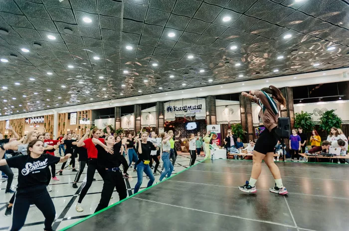 Школа танцев "Global Dance University" на ​Стахановской