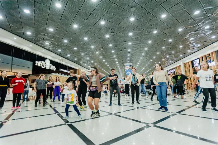 Школа танцев "Global Dance University" на Академике Бардина