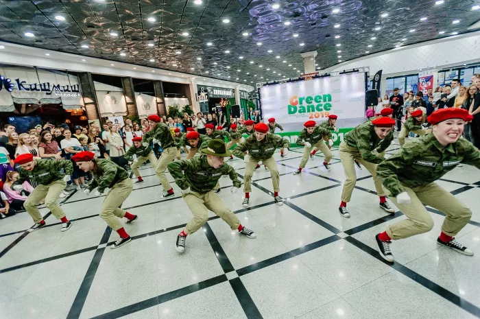 Школа танцев "Global Dance University" на Академике Бардина