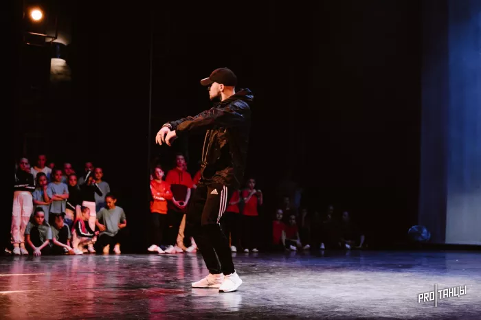 Школа танцев "Global Dance University" на Краснолесья