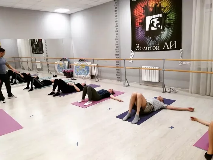 Школа танцев Спортивно-танцевальный клуб "Золотой АИ"