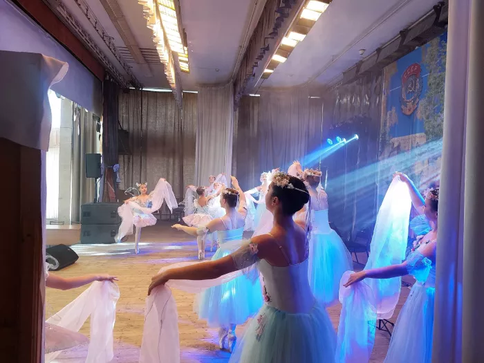 Школа танцев "Эсста" на Бакинских Комиссаров