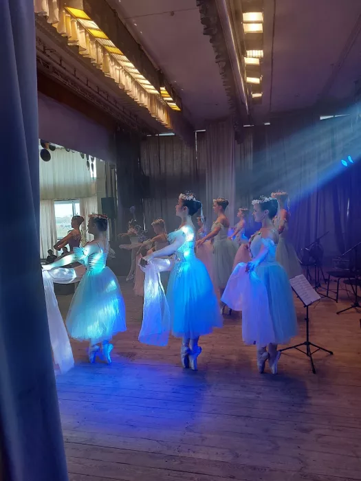 Школа танцев "Эсста" на Бакинских Комиссаров