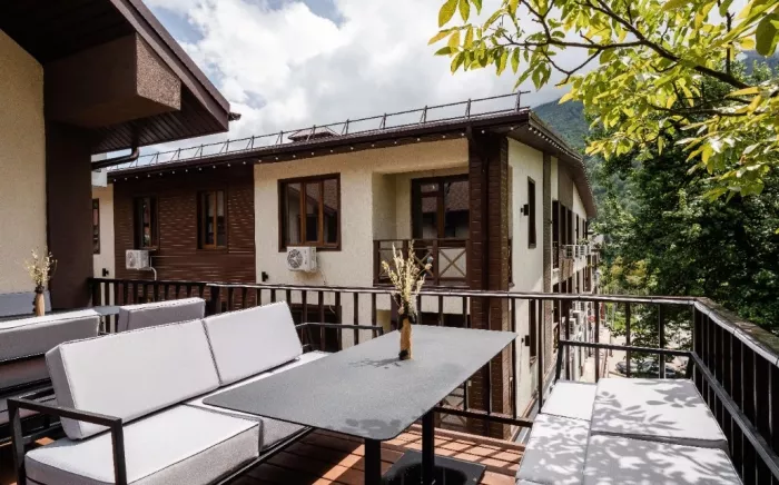 Лаундж-бар "Tooman lounge bar".