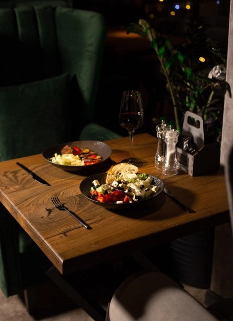 Лаундж-бар "Tooman lounge bar".