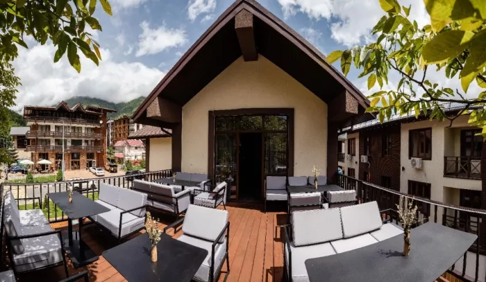 Лаундж-бар "Tooman lounge bar".