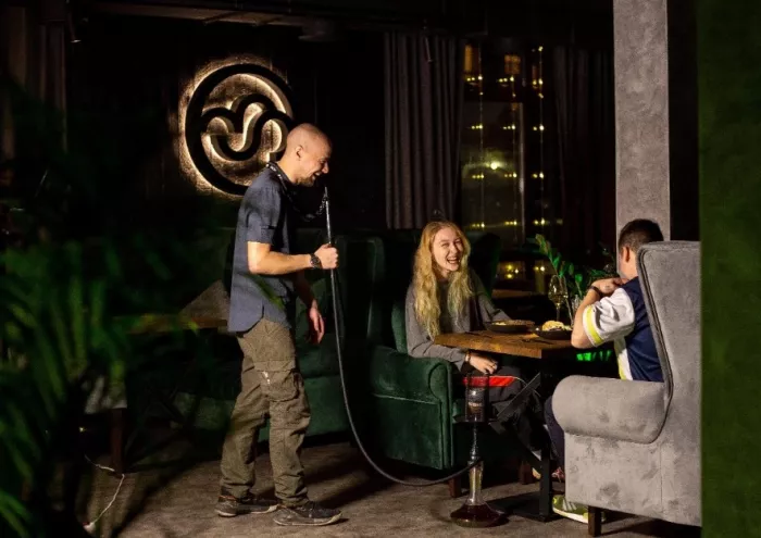 Лаундж-бар "Tooman lounge bar".