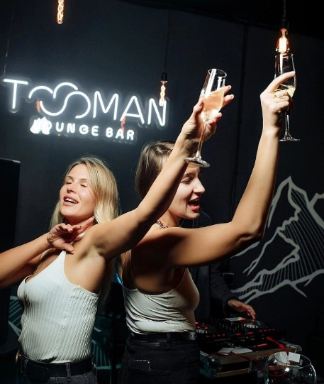 ​Лаундж-бар "Tooman ".