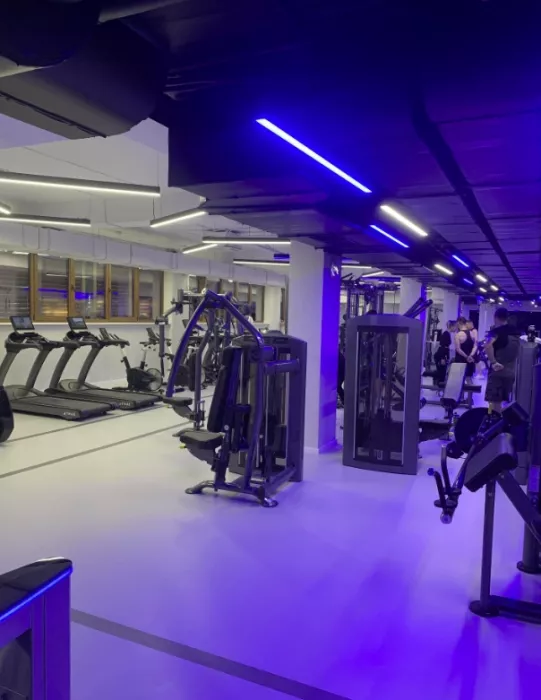 Фитнес-клуб "F8 Fitness Club"