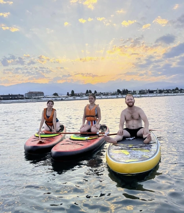 ​Школа сап серфинга "Dolphins"