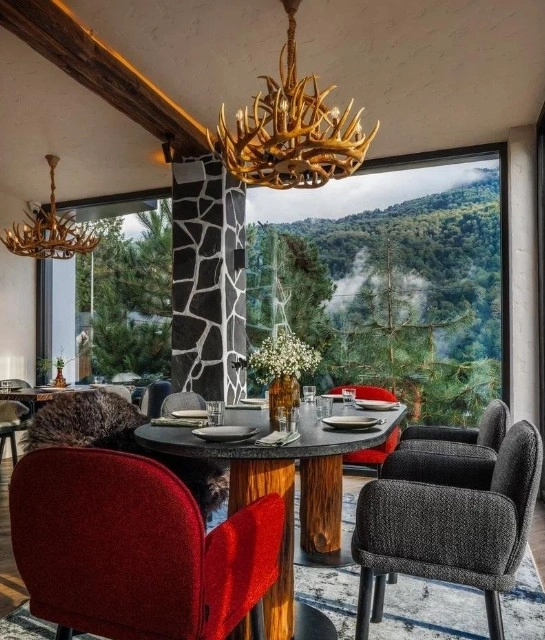 ​Ресторан "Co-Co Chalet ".