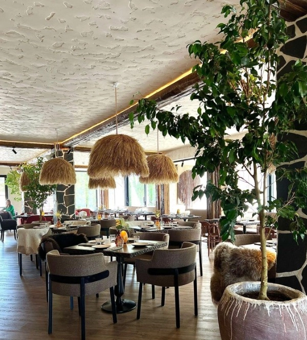 ​Ресторан "Co-Co Chalet ".