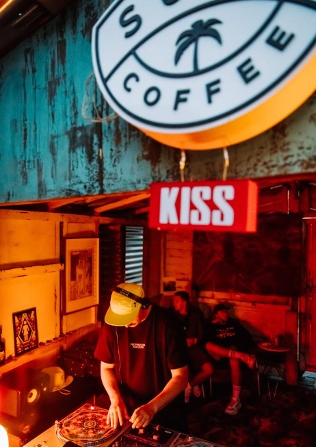 Кофейня "The house of surf coffee".