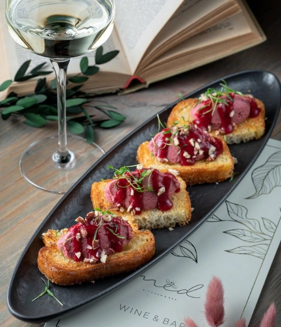 ​Ресторан "Мёд kitchen&bar ".