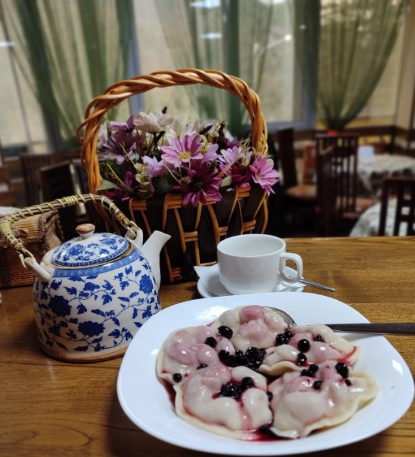 Кафе "Вареничная Хата".