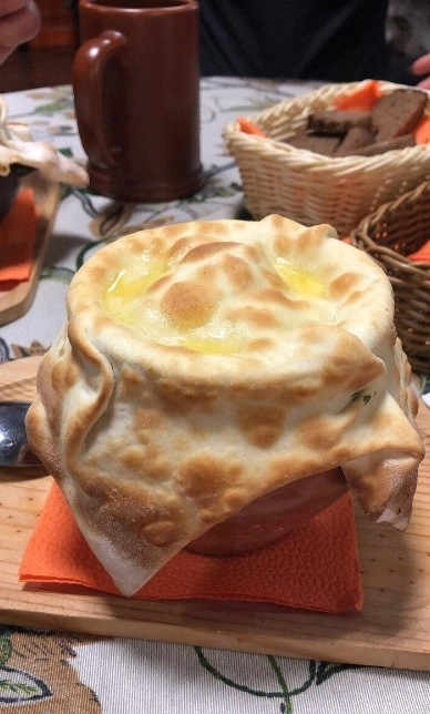 Кафе "Вареничная Хата".