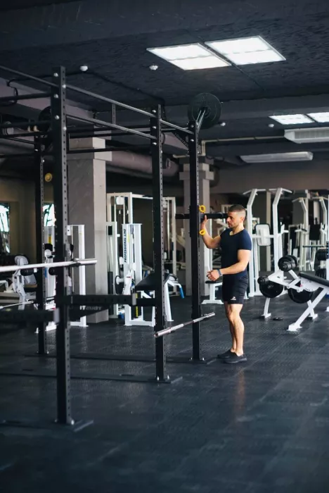 ​Фитнес-клуб "Heavy metal fitness".