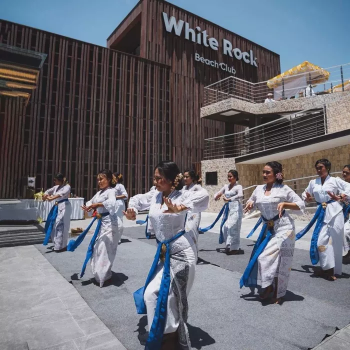 Пляжный Клуб «White Rock»