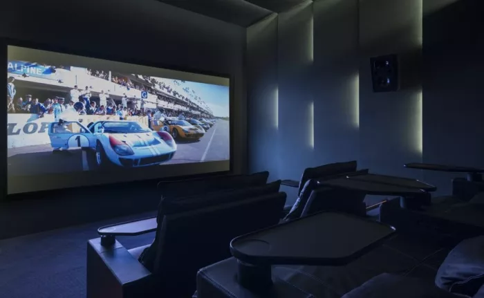 Кинотеатр "Foster cinema"