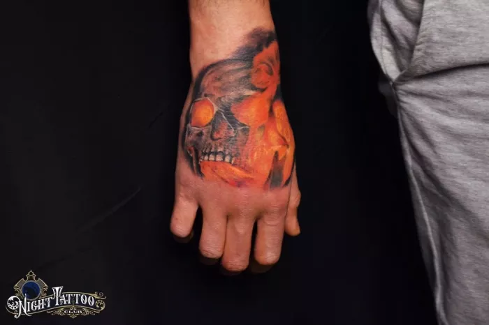 Тату-салон "Night tattoo club"