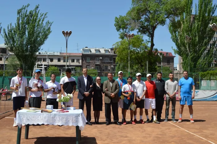 Теннисный корт "Ararat Tennis Club"