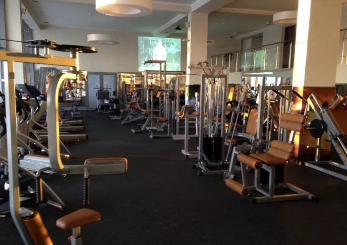 ​Фитнес-клуб "Gym ideal"