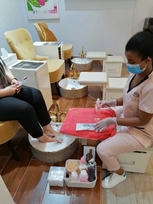 Салон красоты "Konjo Ladies Salon"