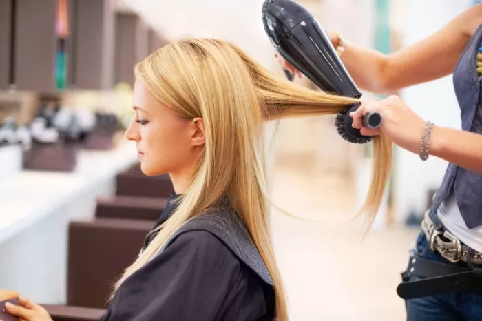 Салон красоты "Colours Bar Ladies Salon"