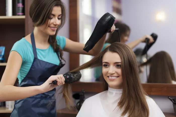 Салон красоты "Colours Bar Ladies Salon"