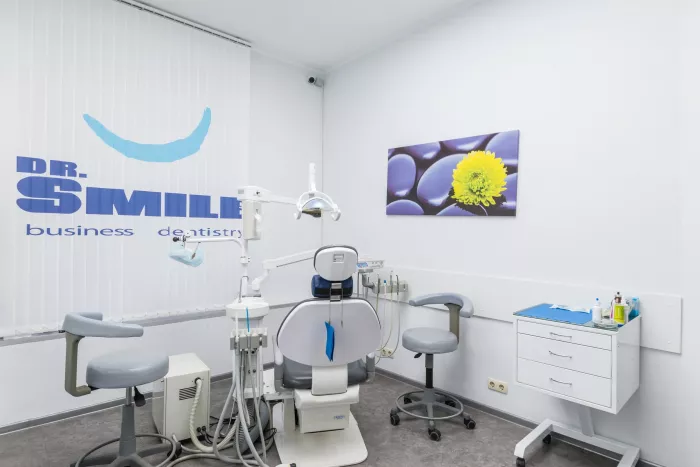 "Стоматологический кабинет Доктор Smile"