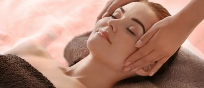Салон красоты "Charmelle Beauty Lounge"