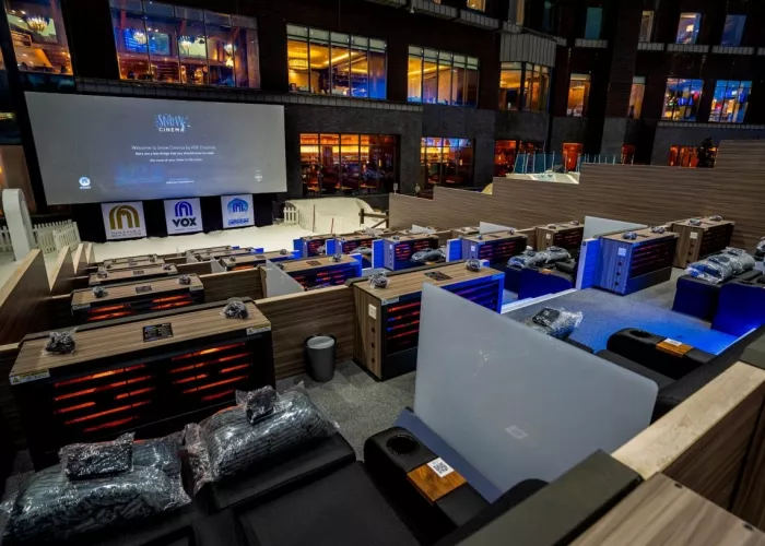 Кинотеатр "Vox Cinemas"