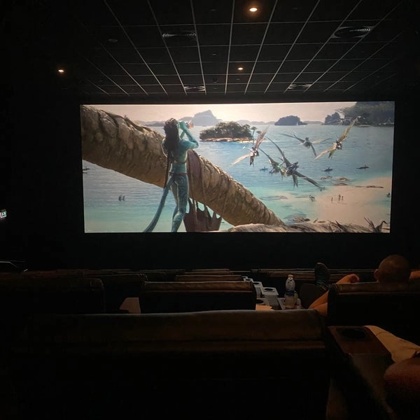 Кинотеатр "Vox Cinemas"
