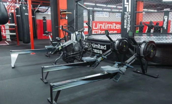 Фитнес клуб "Unlimited Fitness"