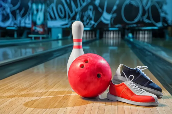 Боулинг-клуб "Lanes & Games Bowling Club"