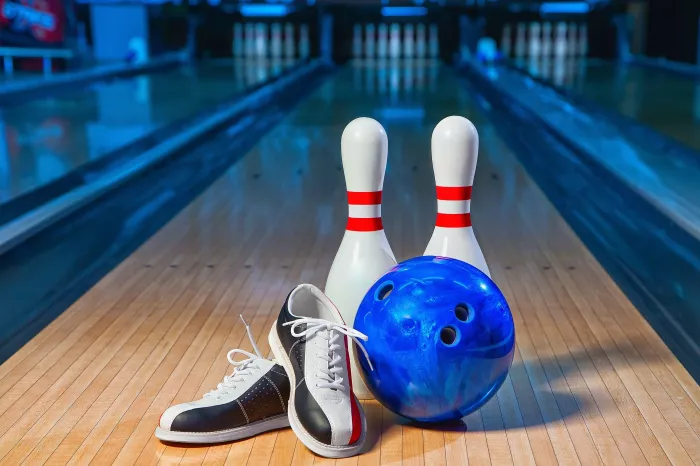 Боулинг-клуб "Golden Ball Billiards & Bowling"