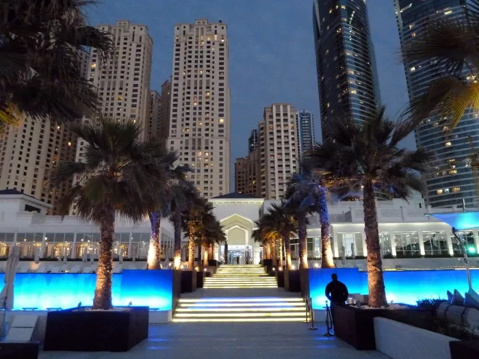 Городской пляж "Dubai Marina beach"