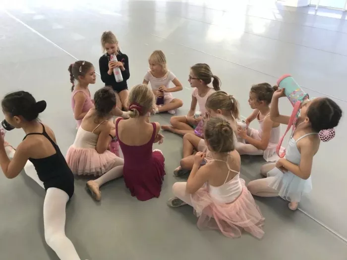 Школа танцев "Dubai Dance Academy"