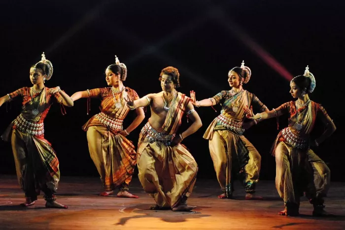 Школа танцев "Aadi Shakti Music & Dance"