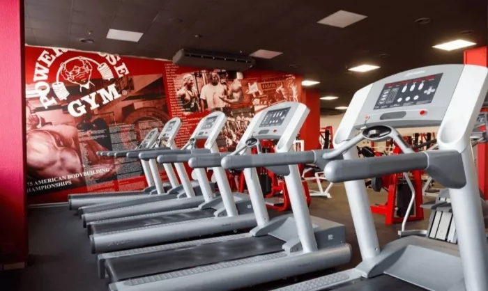 Фитнес центр "Powerhouse Gym"