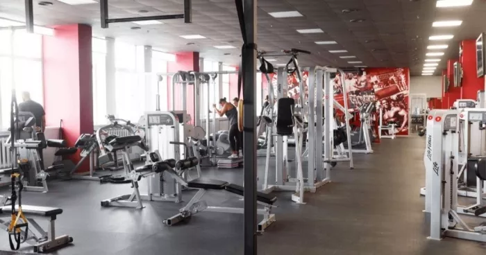 Фитнес центр "Powerhouse Gym"